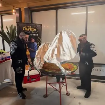 Giant paella by El Chef Carlito