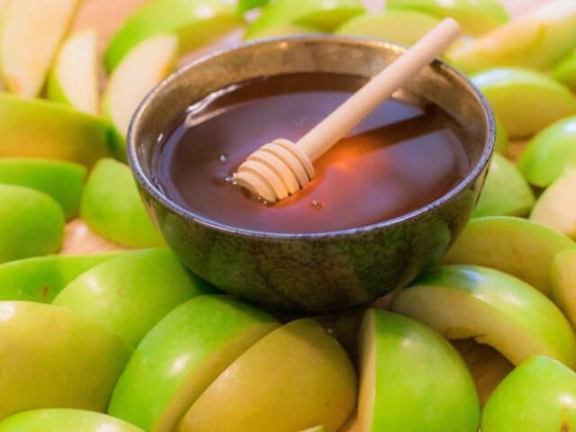Where to Find Ingredients For Your Rosh Hashanah Dinner in Miami